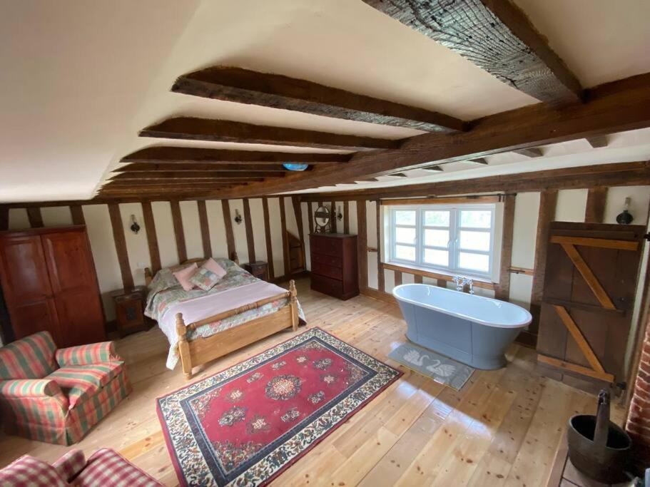 A Newly Renovated, Cosy Escape In The Beautiful Shepherd'S Cottage Dereham Exterior photo