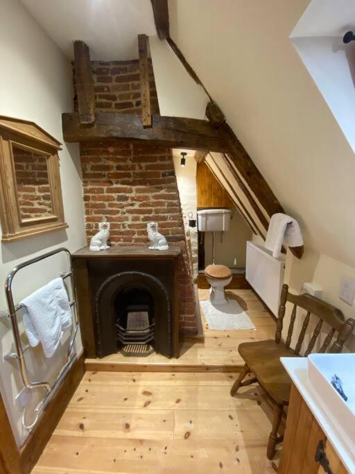 A Newly Renovated, Cosy Escape In The Beautiful Shepherd'S Cottage Dereham Exterior photo