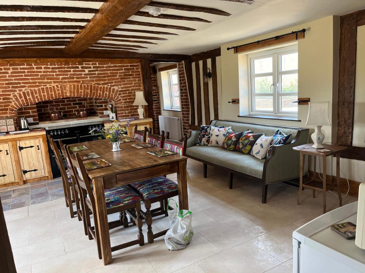 A Newly Renovated, Cosy Escape In The Beautiful Shepherd'S Cottage Dereham Exterior photo